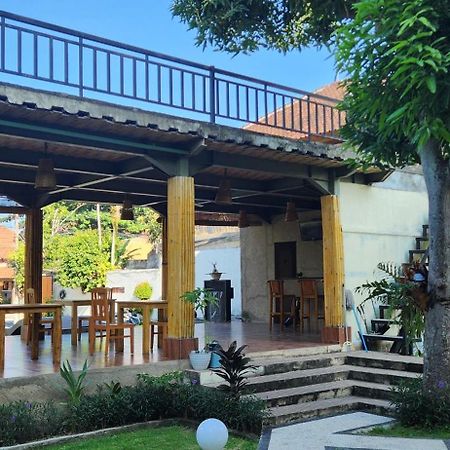 Dalia Budget Hotel Senggigi Bagian luar foto