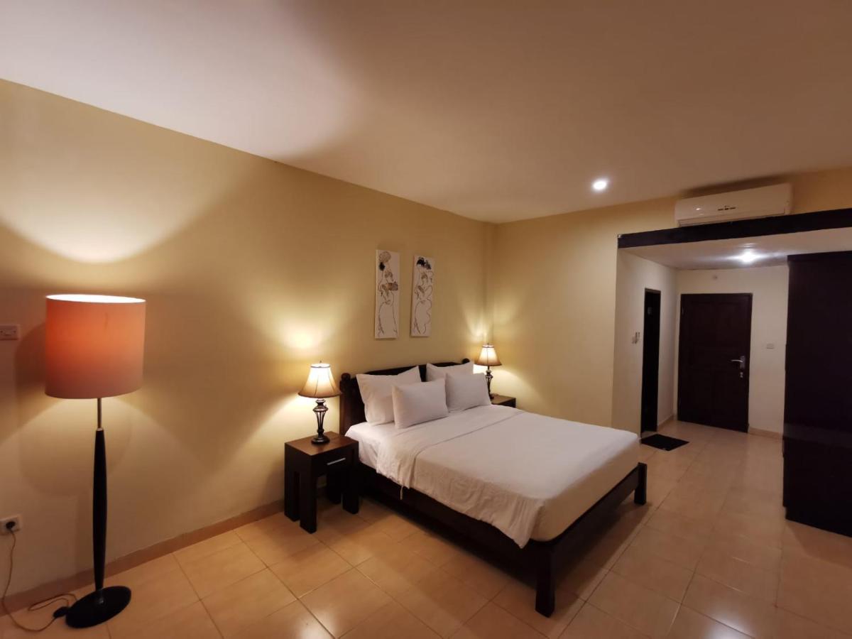 Dalia Budget Hotel Senggigi Bagian luar foto