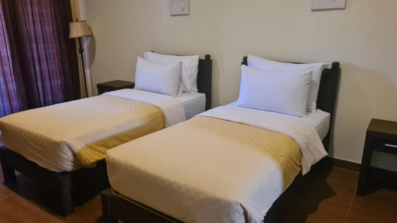 Dalia Budget Hotel Senggigi Bagian luar foto
