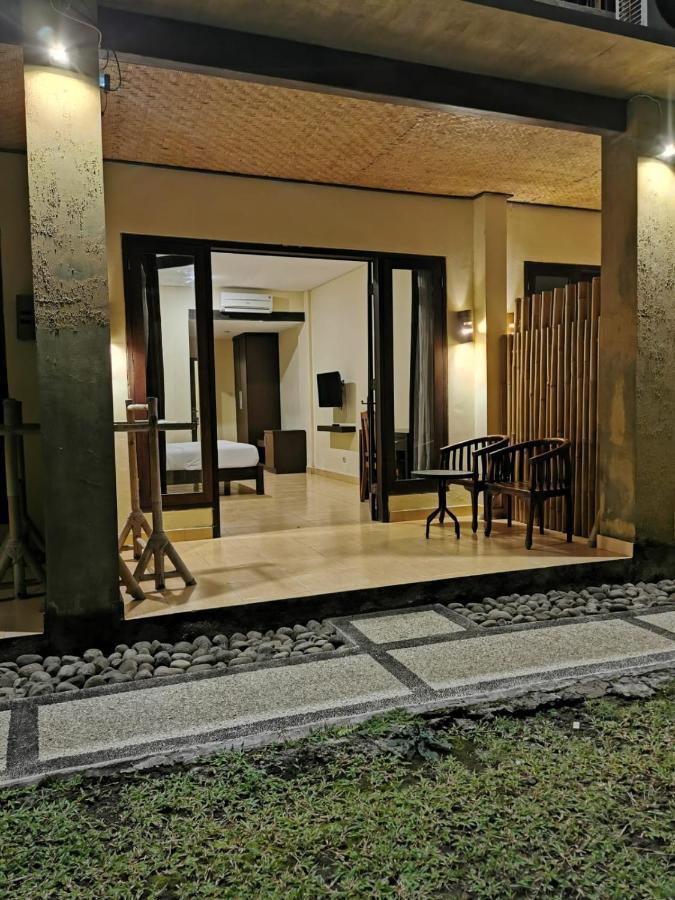 Dalia Budget Hotel Senggigi Bagian luar foto